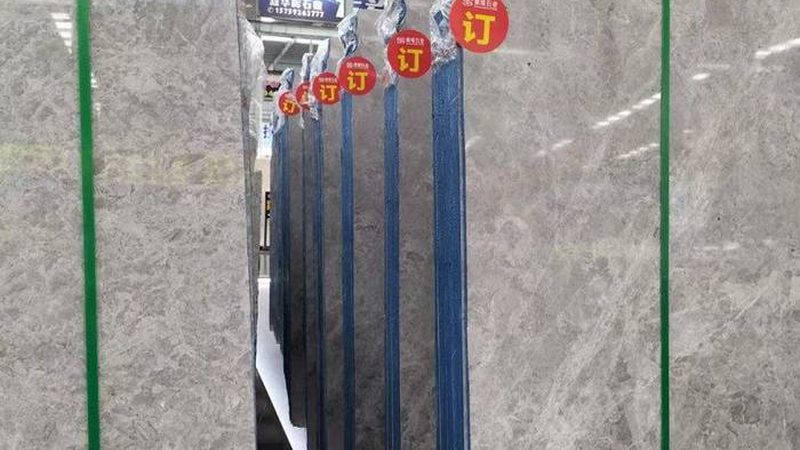 材质对比：瓷砖与大理石的差异